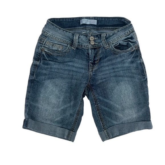 No Boundaries Cuffed Hem Jean Shorts Size 3 Women’s - Picture 1 of 4